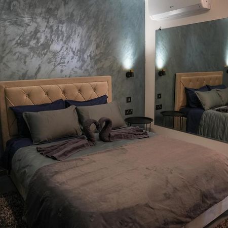Апартаменти Lux Sea&Country Views With Pool Мелліха Екстер'єр фото