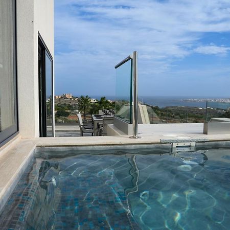 Апартаменти Lux Sea&Country Views With Pool Мелліха Екстер'єр фото