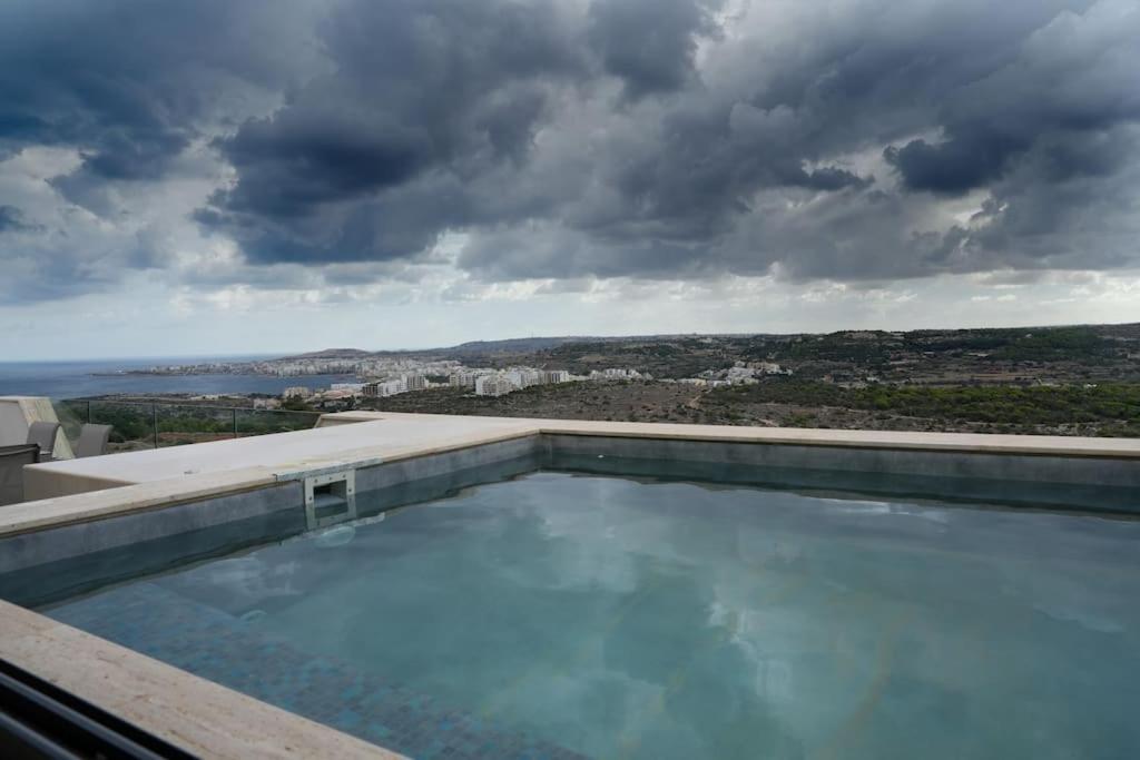 Апартаменти Lux Sea&Country Views With Pool Мелліха Екстер'єр фото