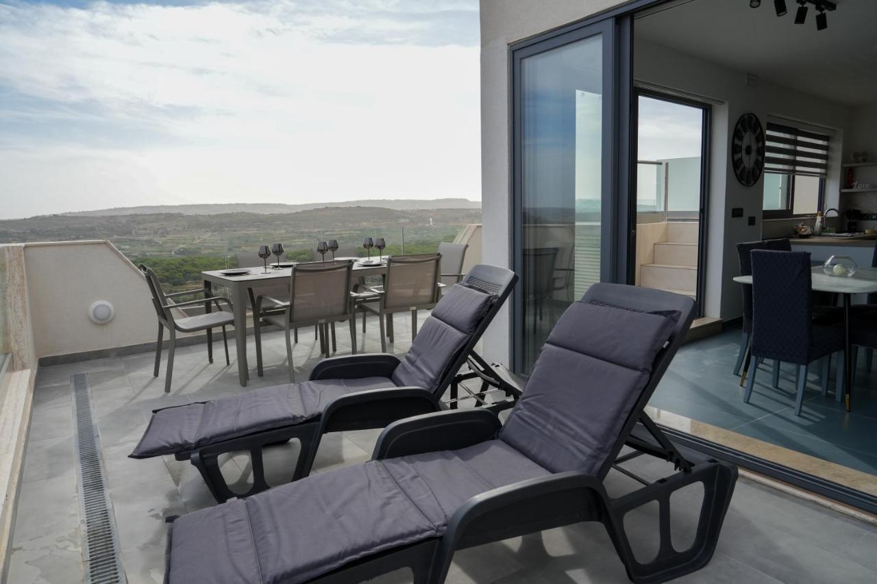 Апартаменти Lux Sea&Country Views With Pool Мелліха Екстер'єр фото